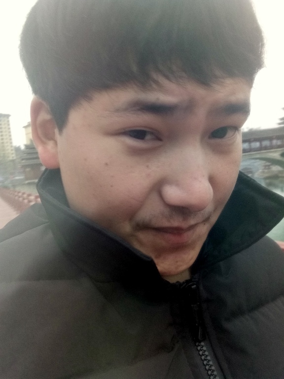 侗族青年作家超超的第二张照片--贵州残疾人相亲网